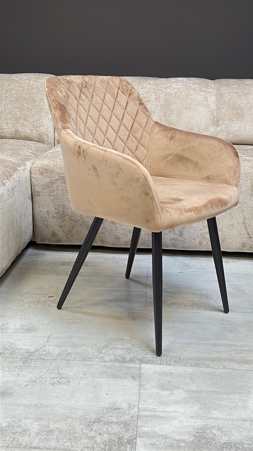 Lot de 2 chaises matelassées taupe – Assise anti-tache, pieds métal noir